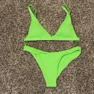 Dippin daisy’s bikini set